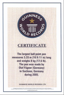 Weltgrößter Kugelschreiber anerkannt durch GUINNESS WORLD RECORDS im Mai 2006